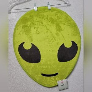 Alien Face Kids Rug in Green and Black 19.75 In X 17.25 In Nwt